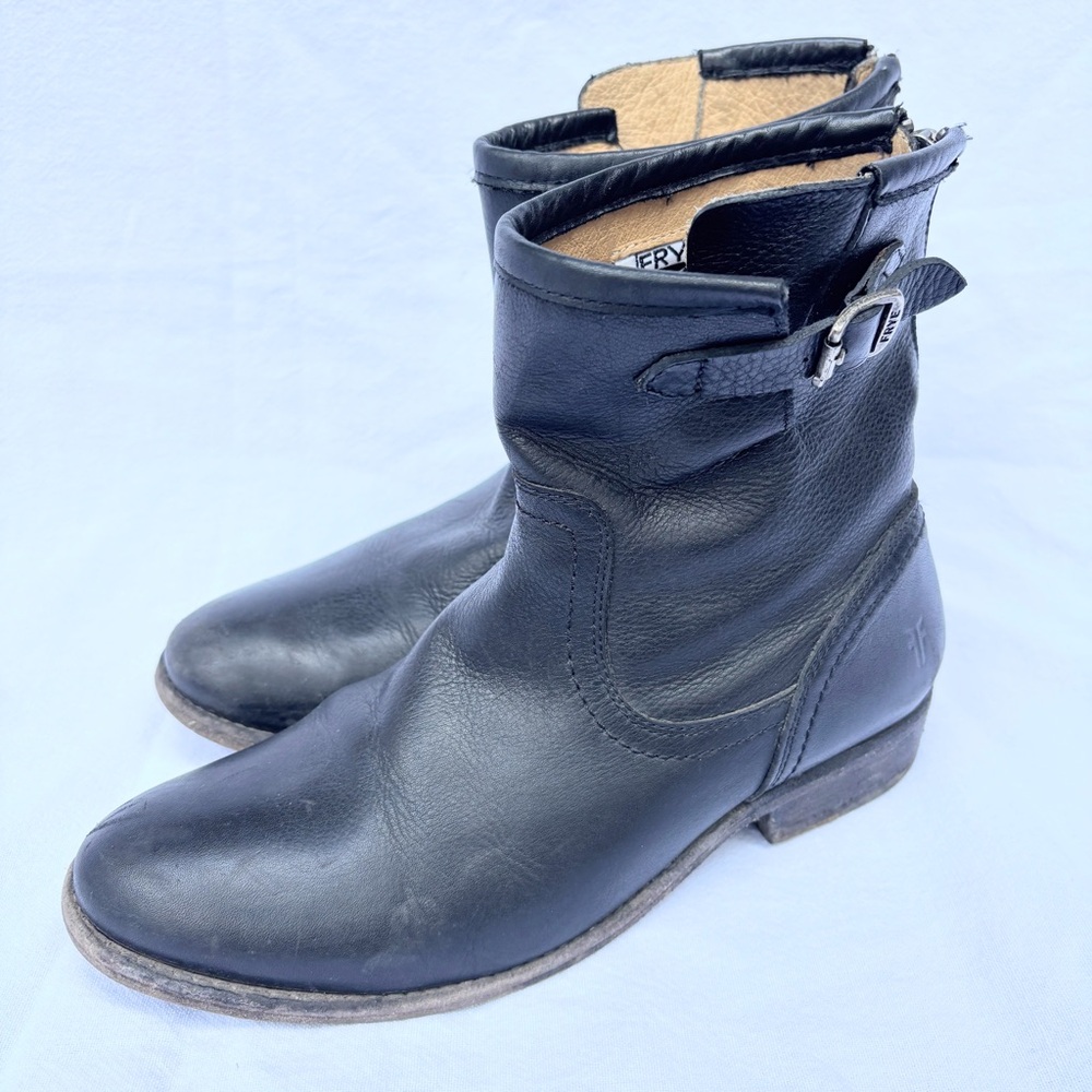 FRYE Women's Pippa Back Zip Short Ankle Boot Black Size 7B